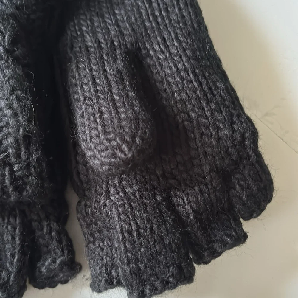 CALIA Women’s Black Cable Knit Pop Top Mittens